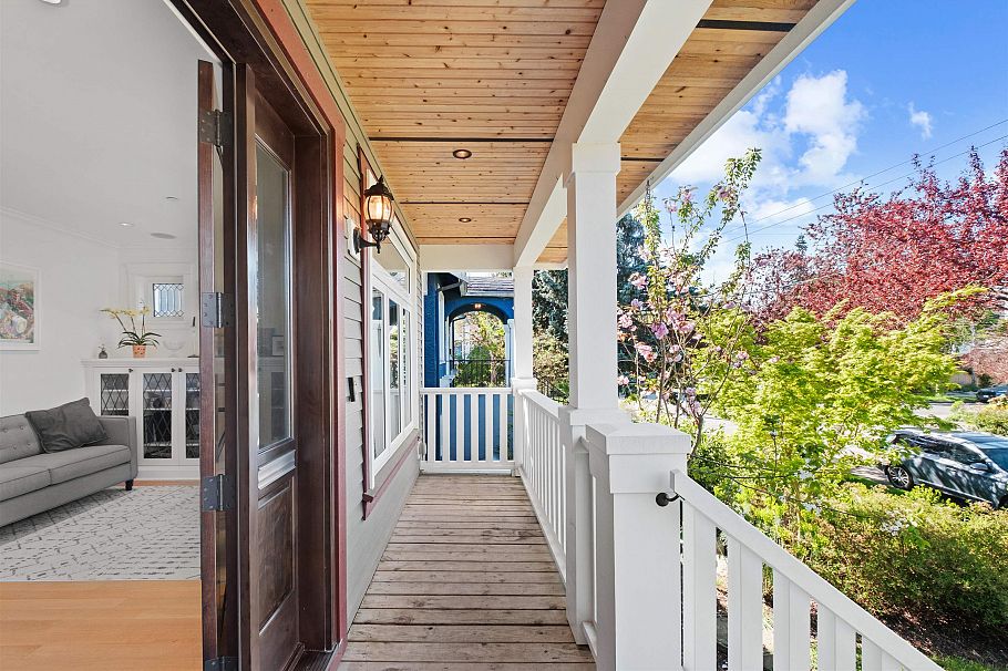 1008 E 14th Avenue Vancouver, BC - 2