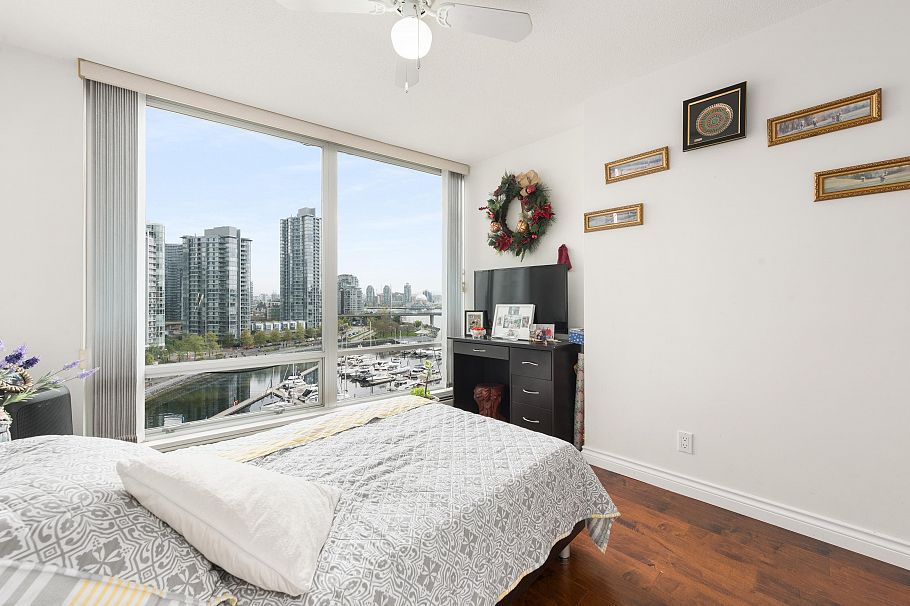 1201 1228 Marinaside Crescent Vancouver, BC - 14