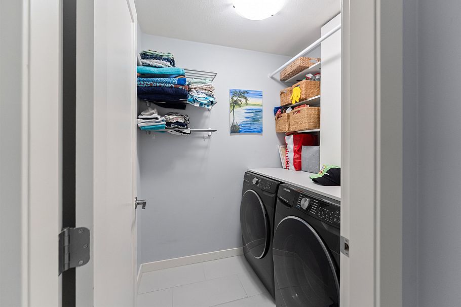 304 137 W 17th Street North Vancouver, BC - 14