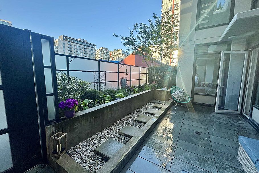 201 1788 Ontario Street Vancouver, BC - 3