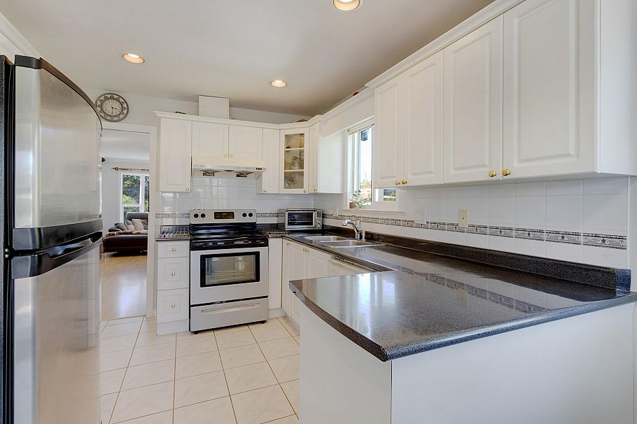4708 Inverness Street Vancouver, BC - 6