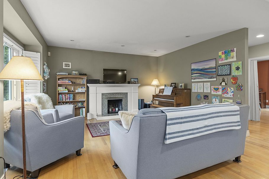 4549 W 12th Avenue Vancouver, BC - 5