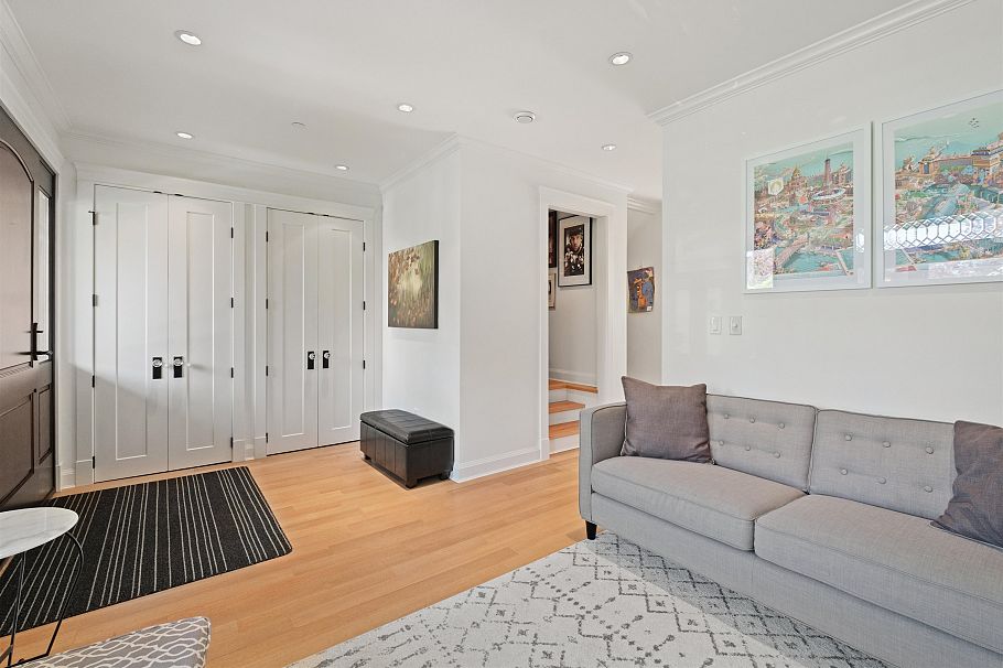 1008 E 14th Avenue Vancouver, BC - 4