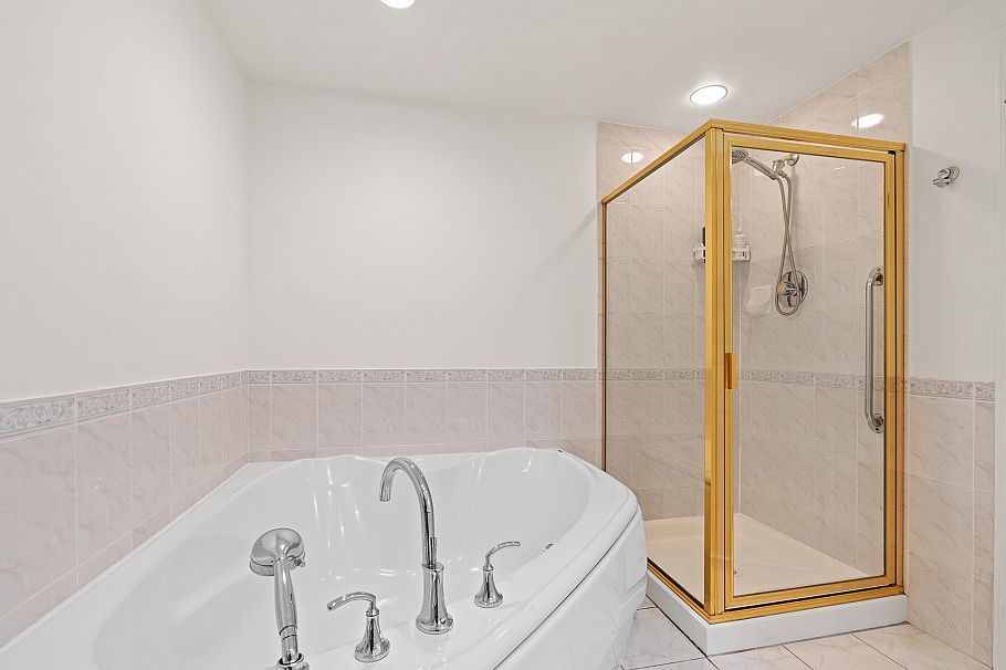 103 1145 E 29th Street North Vancouver, BC - 28