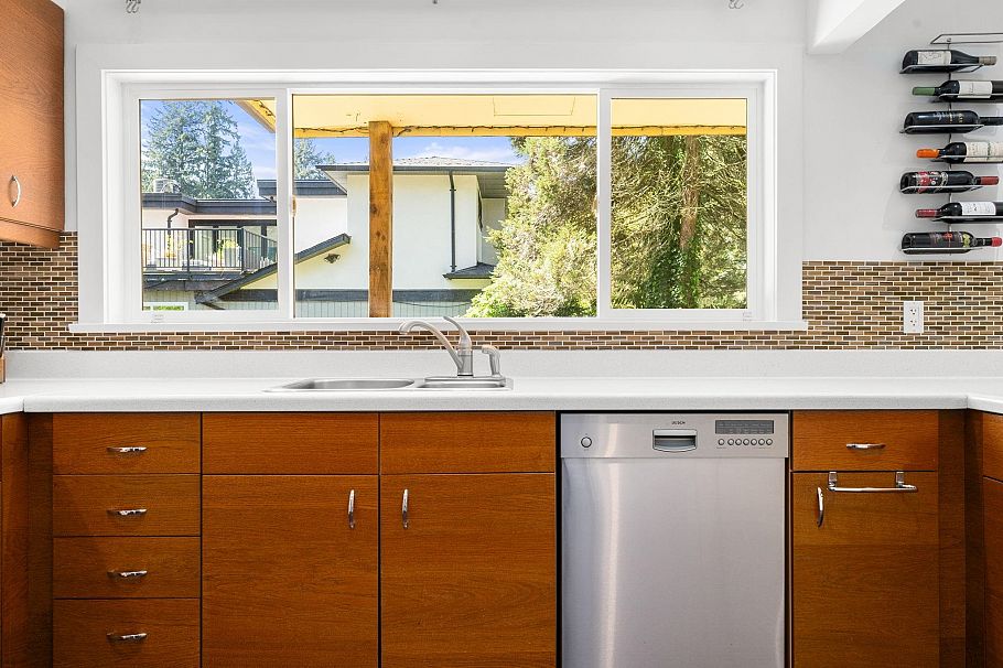 2195 Cortell Street North Vancouver, BC - 19