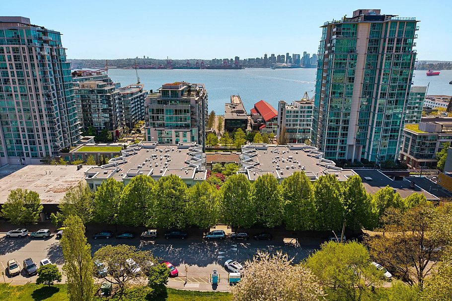 113 147 E 1st Street North Vancouver, BC - 27