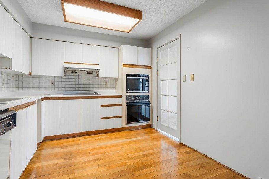 1003 1860 Robson Street Vancouver, BC - 8