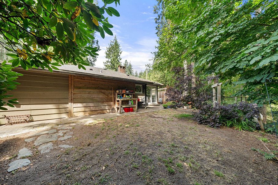 2010 Mackay Avenue North Vancouver, BC - 28