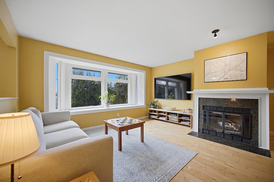 4057 Marine Drive Burnaby, BC - 5