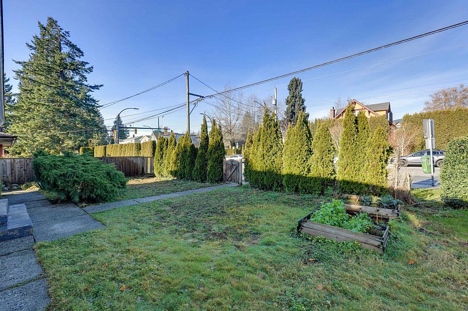 509 E Keith Road North Vancouver, BC - 29