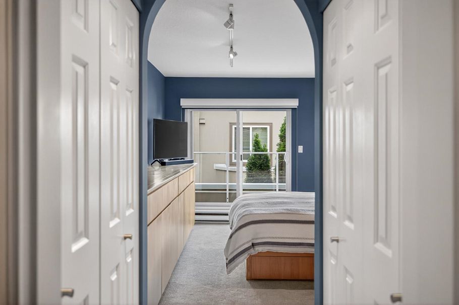 1261 W 7th Avenue Vancouver, BC - 29