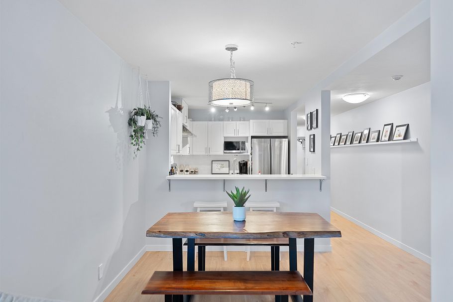304 137 W 17th Street North Vancouver, BC - 6