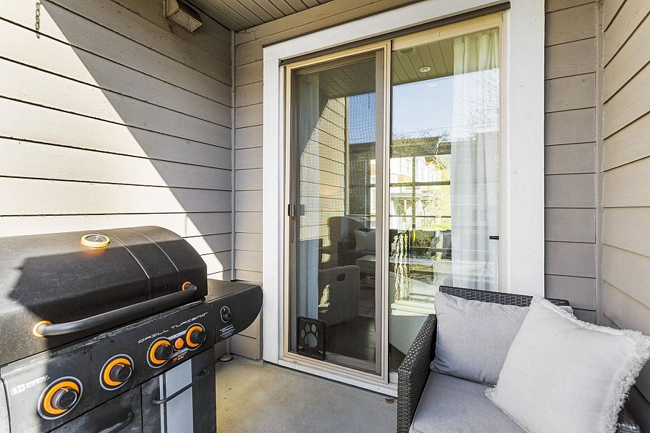 8 3025 Baird Road North Vancouver, BC - 22