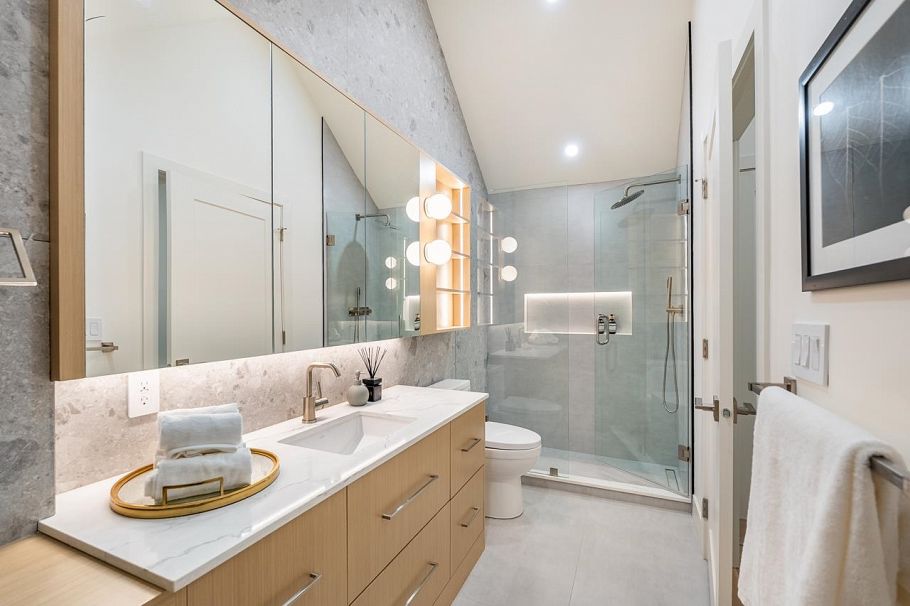 1 3345 W 13th Avenue Vancouver, BC - 19