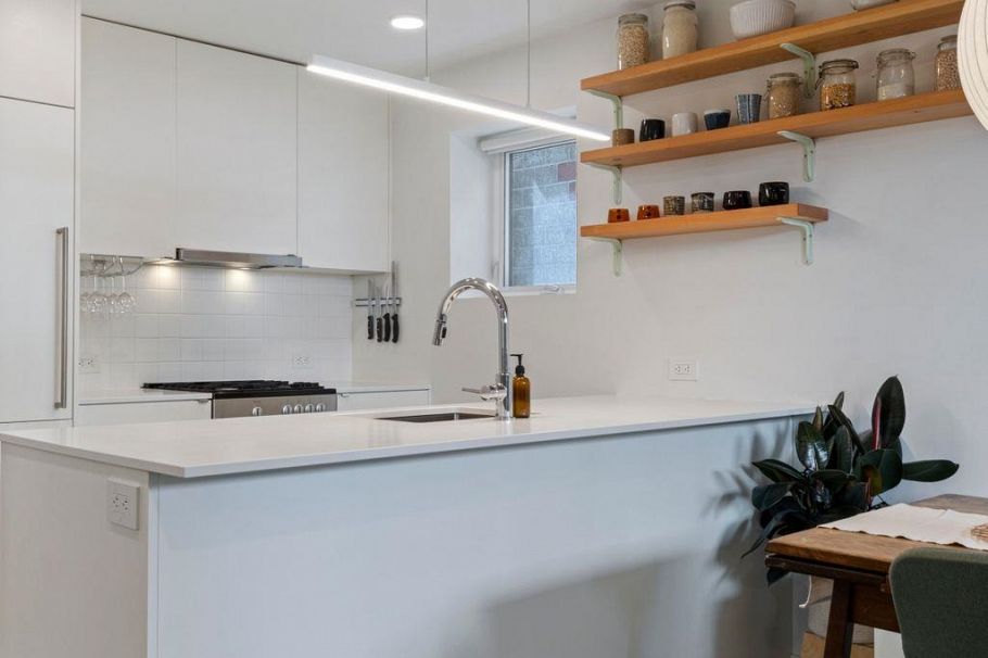 2333 Napier Street Vancouver, BC - 18