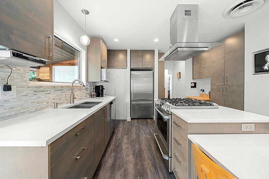 2010 Mackay Avenue North Vancouver, BC - 8