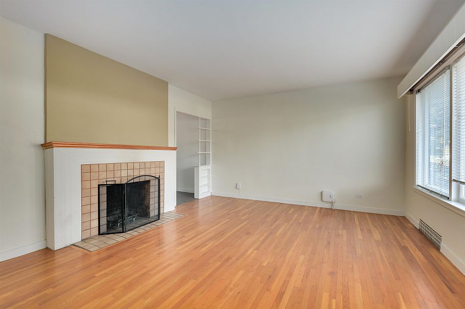 509 E Keith Road North Vancouver, BC - 3