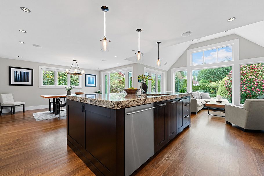 4390 Cheviot Road North Vancouver, BC - 6