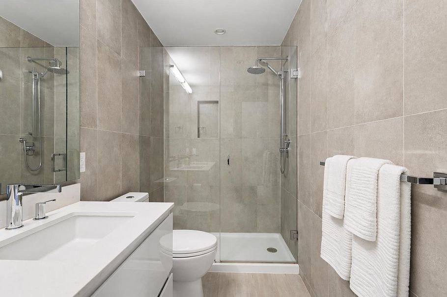 107 715 W 15th Street North Vancouver, BC - 14