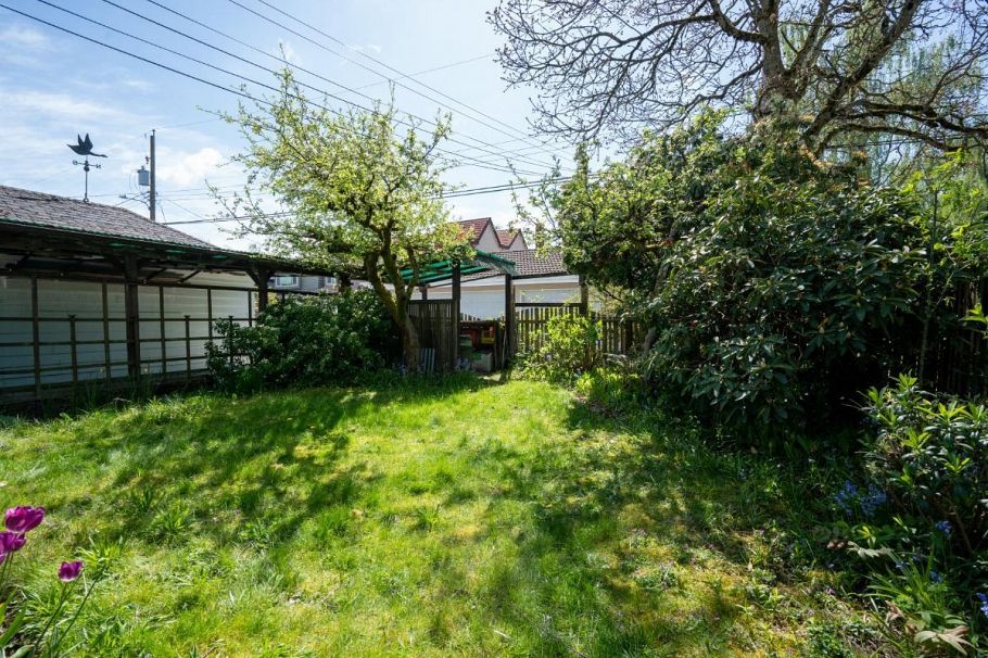 2396 W 18th Avenue Vancouver, BC - 33