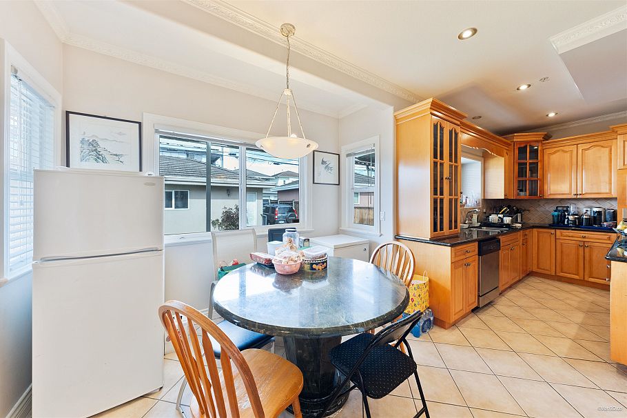 1437 E 58th Avenue Vancouver, BC - 12