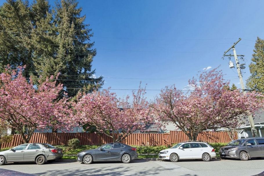 107 715 W 15th Street North Vancouver, BC - 29