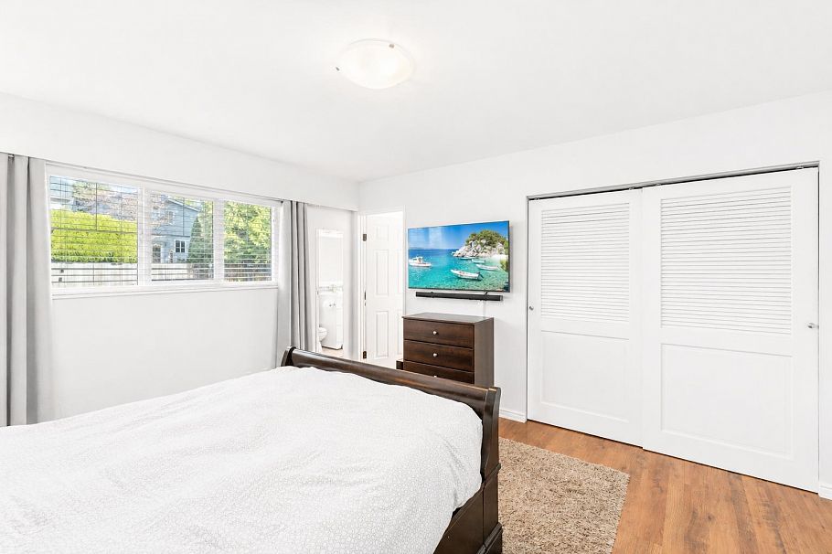 4072 Violet Street North Vancouver, BC - 16