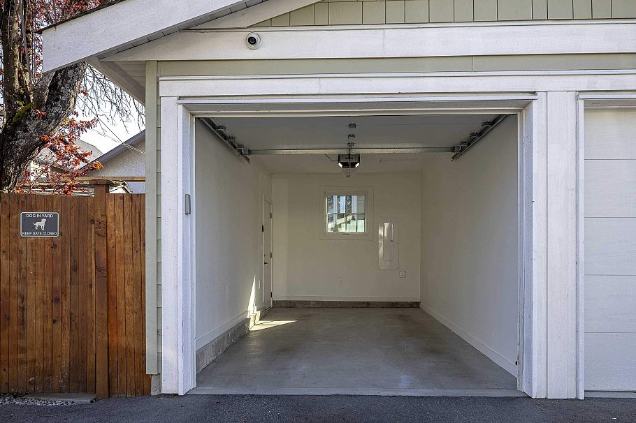 4327 Perry Street Vancouver, BC - 31