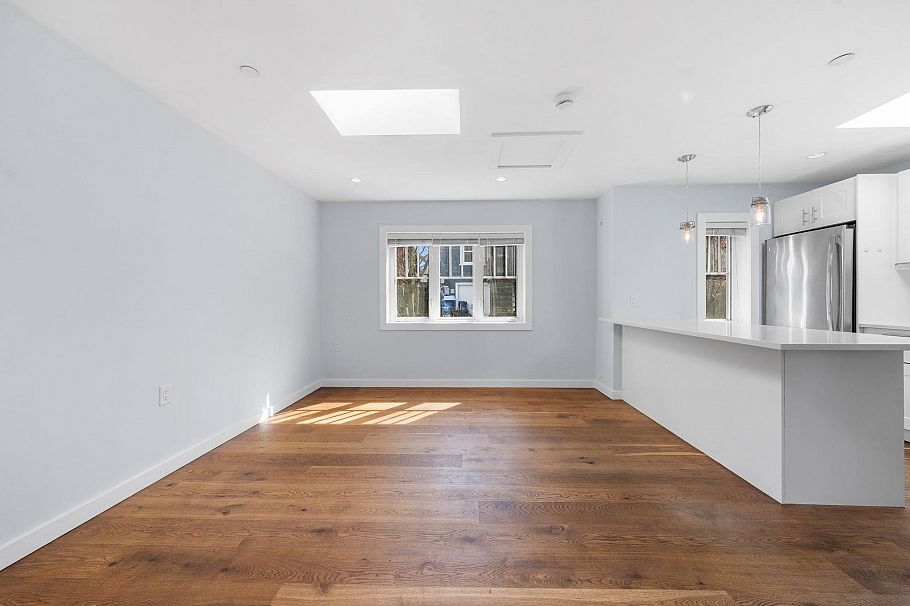 339 E 41st Avenue Vancouver, BC - 7