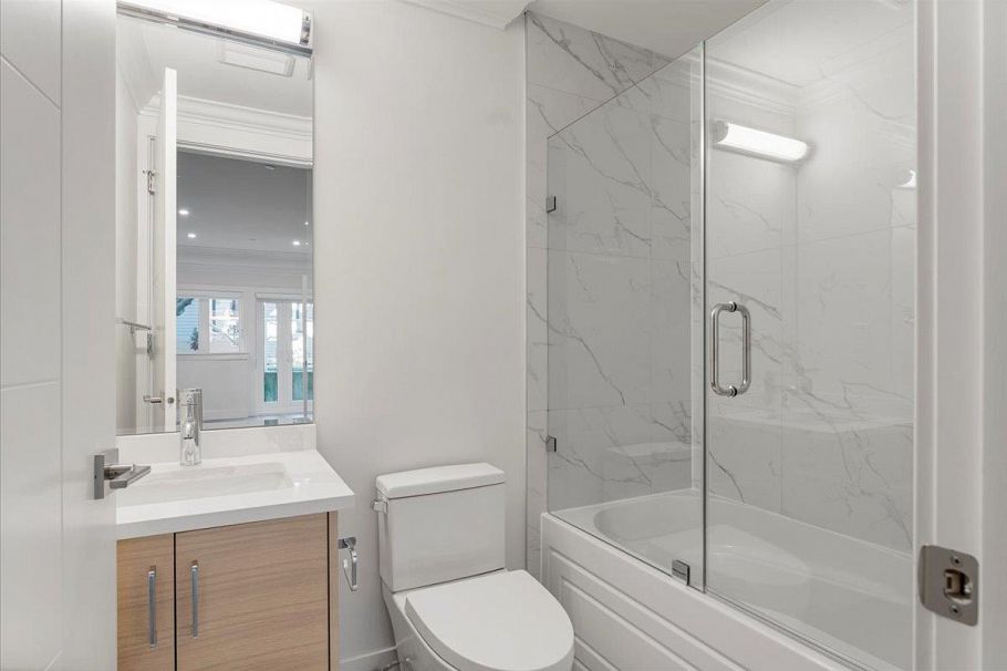 2229 W 16th Avenue Vancouver, BC - 25