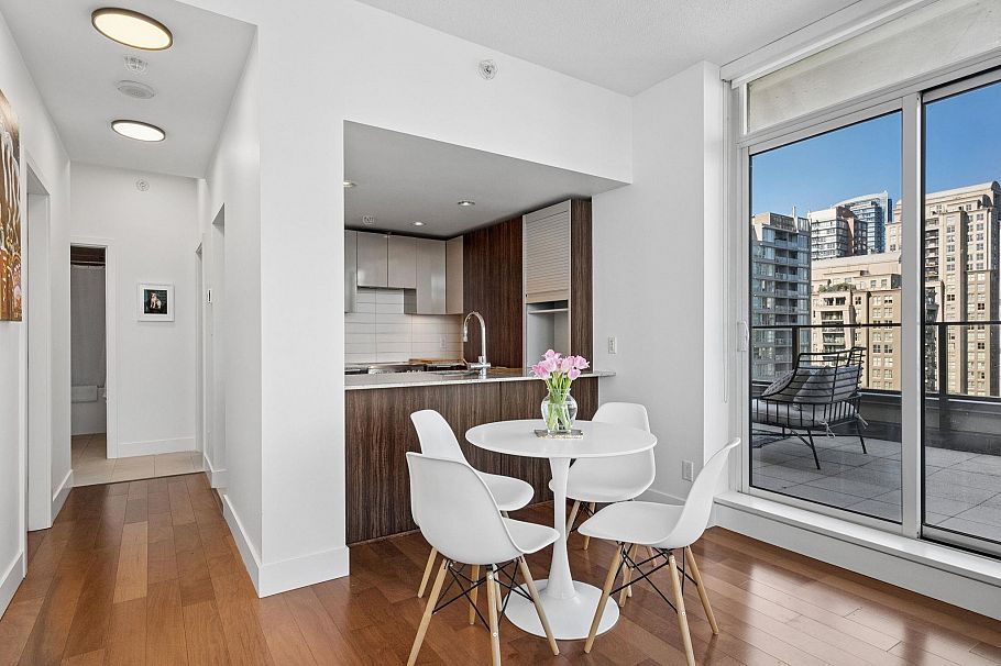 1906 1088 Richards Street Vancouver, BC - 10