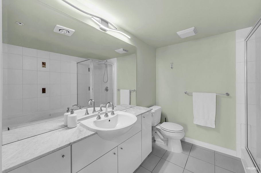 1206 188 E Esplanade North Vancouver, BC - 25