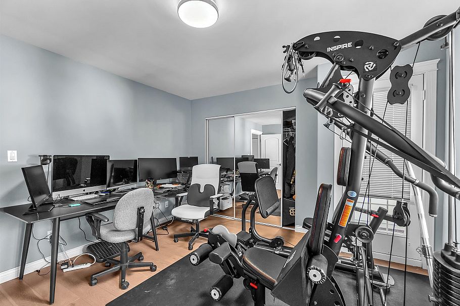 786 W 17th Street North Vancouver, BC - 24