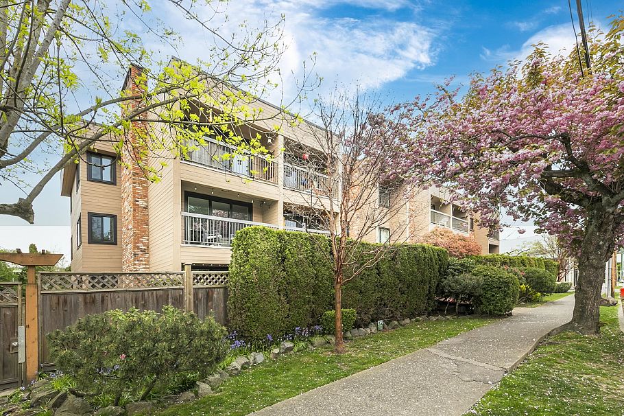 304 1825 W 8th Avenue Vancouver, BC - 32