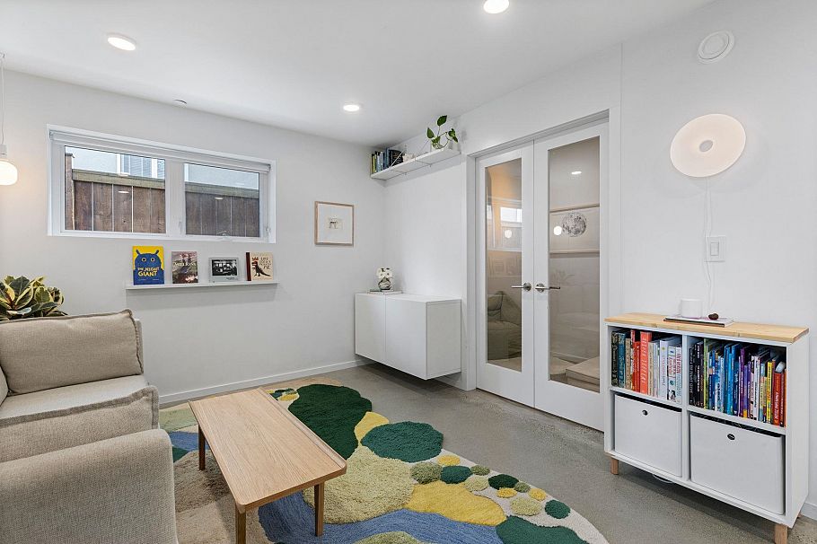 2333 Napier Street Vancouver, BC - 8