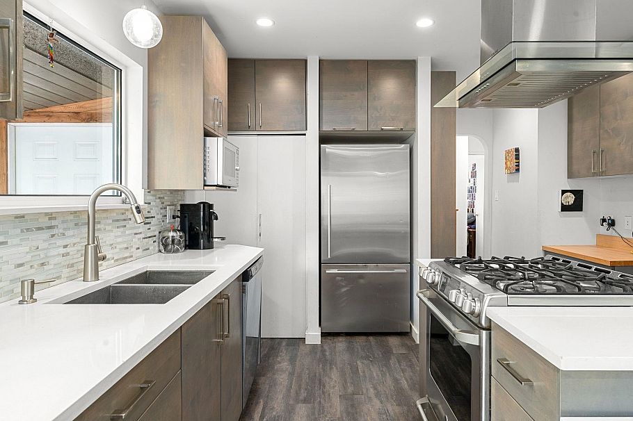 2010 Mackay Avenue North Vancouver, BC - 13