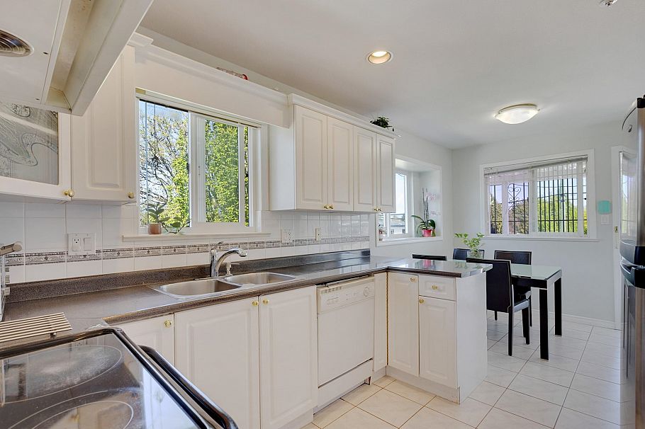4708 Inverness Street Vancouver, BC - 8