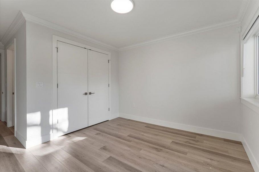 2229 W 16th Avenue Vancouver, BC - 17