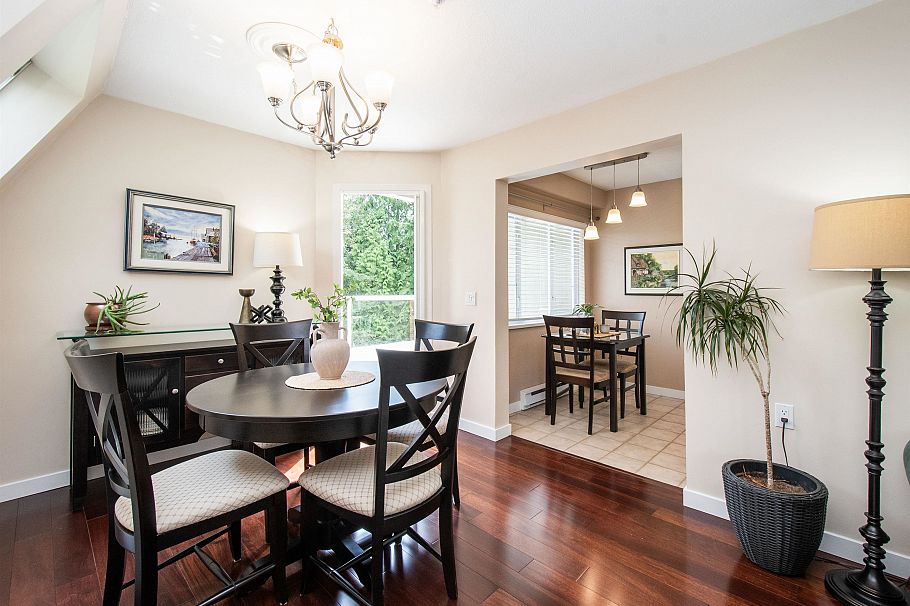 317 2020 Cedar Village Crescent North Vancouver, BC - 12