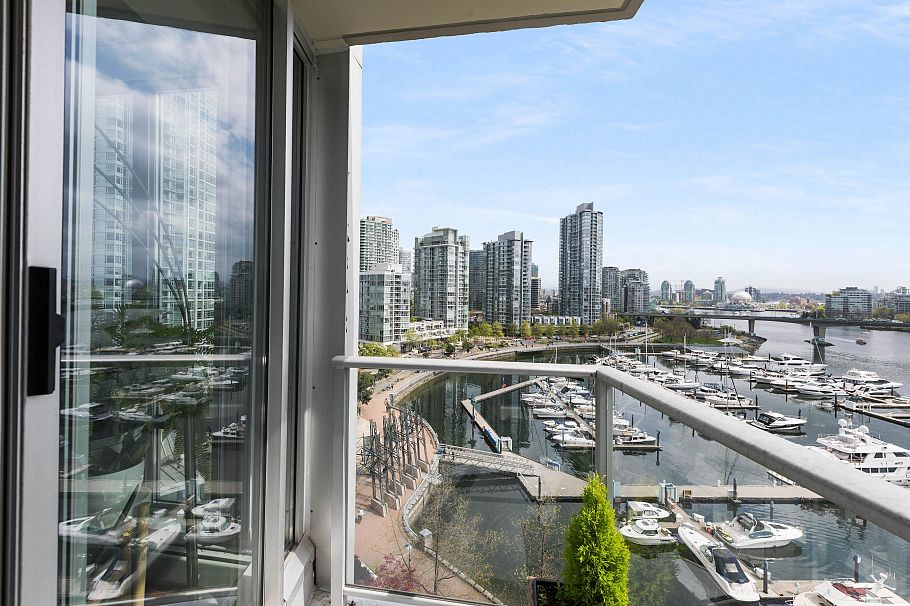 1201 1228 Marinaside Crescent Vancouver, BC - 22