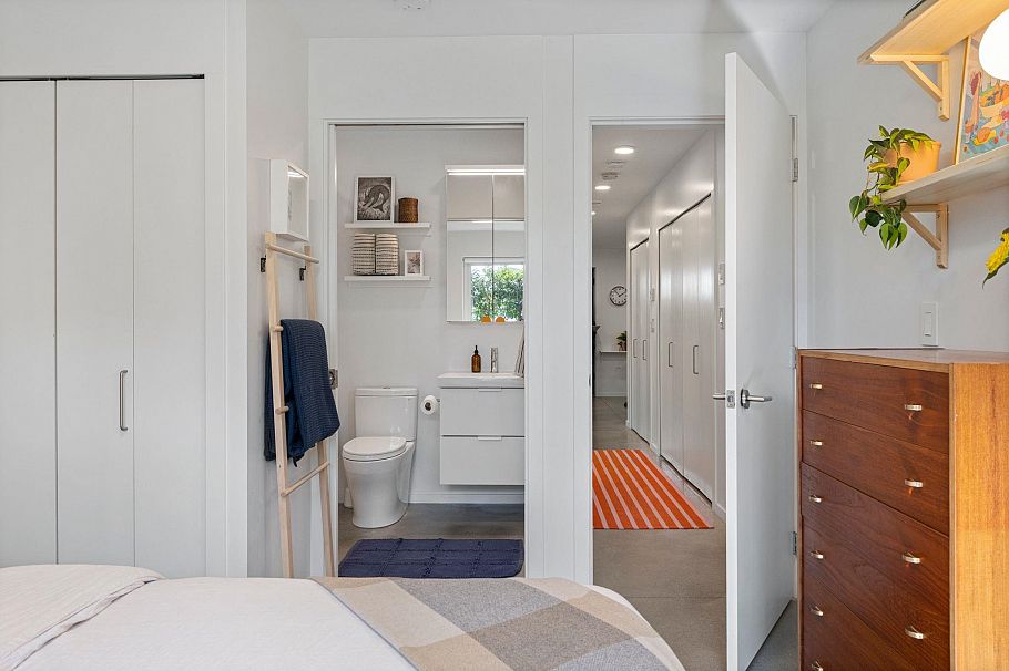 2333 Napier Street Vancouver, BC - 30