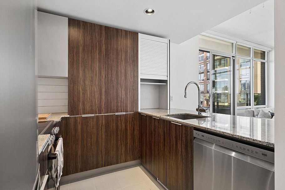 1906 1088 Richards Street Vancouver, BC - 13