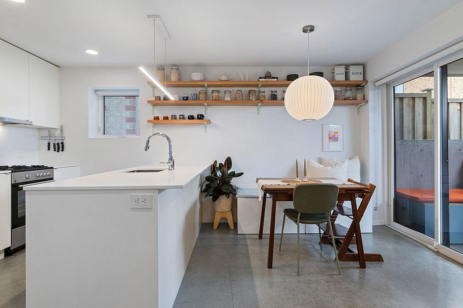 2333 Napier Street Vancouver, BC - 13