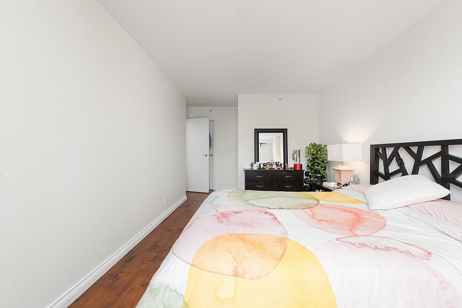 1201 1228 Marinaside Crescent Vancouver, BC - 11