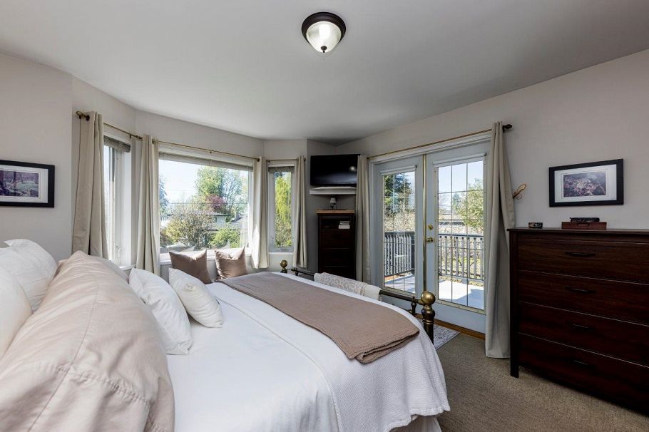 895 E 12th Street North Vancouver, BC - 15