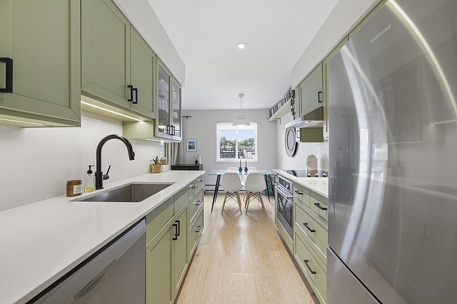 304 1825 W 8th Avenue Vancouver, BC - 8