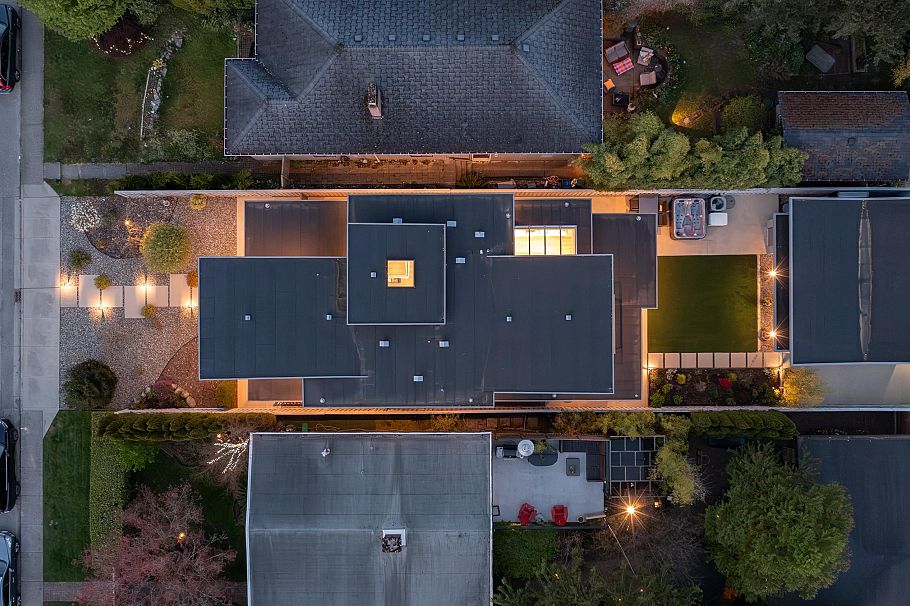 315 E 20th Street North Vancouver, BC - 35