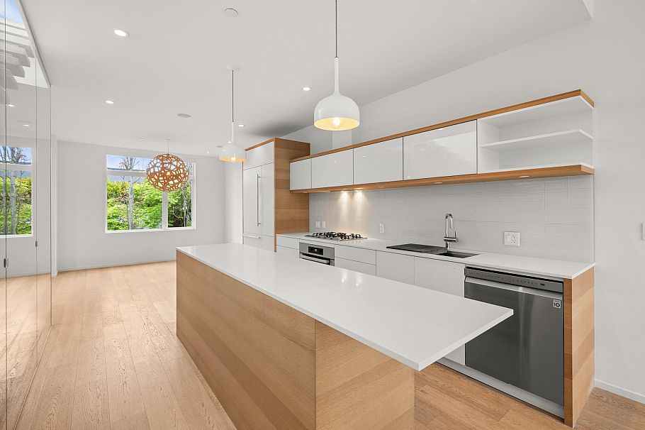 1889 W 2nd Avenue Vancouver, BC - 16