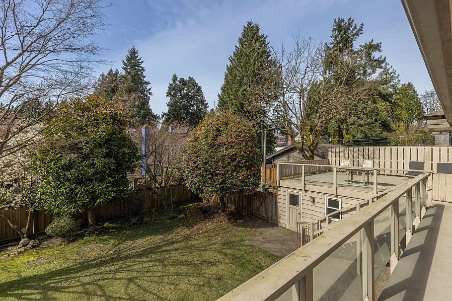 6297 Mackenzie Street Vancouver, BC - 36