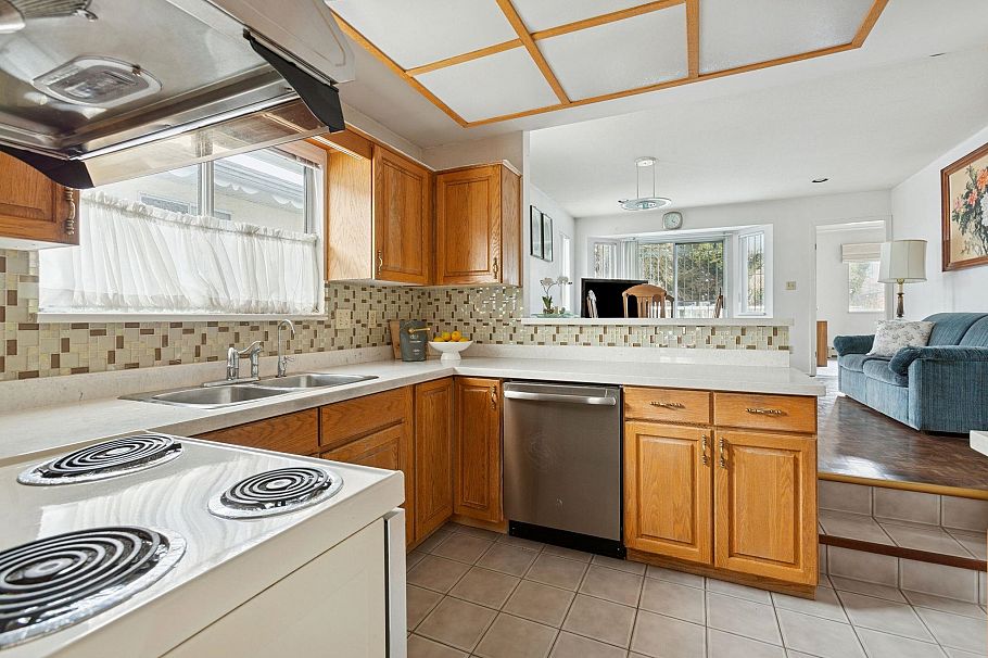 729 W 62nd Avenue Vancouver, BC - 11